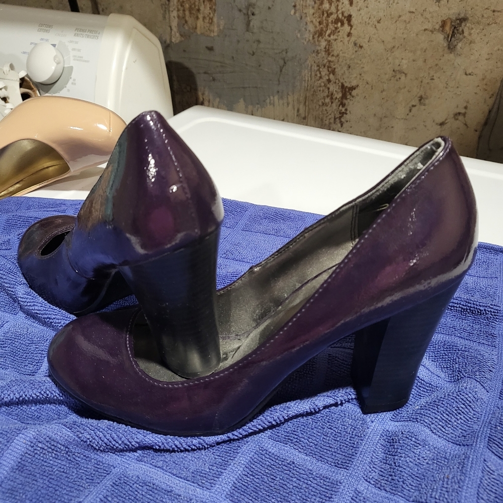 Deep purple shimmery Old Navy heels size 8